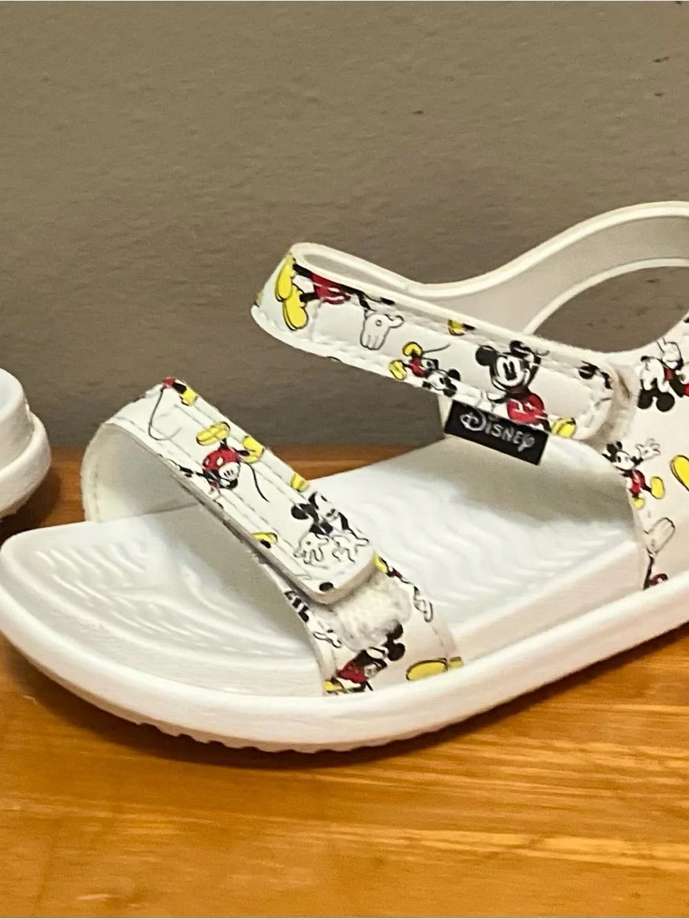 NATIVE x Disney Charley Mickey Mouse Sandals, White/Multi - Size C8 (VGUC)